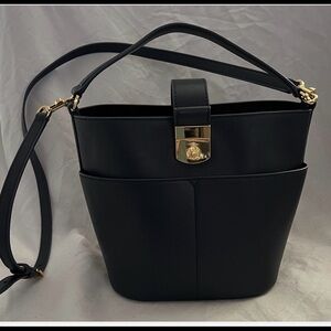 VERONICA BEARD CRESCENT BAG - LARGE
